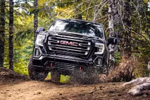 Bán tải GMC Sierra AT4 "hàng khủng" gần 13 tỷ đồng