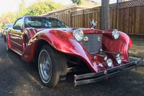 Xe thể thao mui trần giả cổ "hàng độc" bán 744 triệu đồng