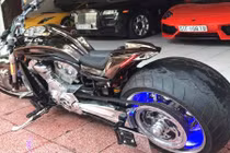 Môtô Harley V-Rod “hàng khủng" của đại gia Y tế Sài Gòn