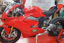 Siêu môtô Ducati V4 Panigale “lộ hàng” trước ngày ra mắt
