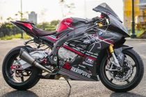 Dân chơi Việt chi trăm triệu độ môtô BMW S1000RR 