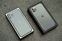 iPhone 11 Pro Max màu xanh hết hot, giảm giá chạm đáy