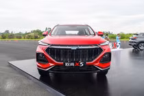Oshan X5 "nhái" Maserati Levante chỉ 274 triệu đồng ở Trung Quốc?