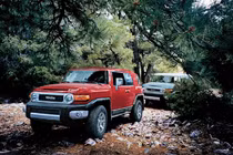 Toyota FJ Cruiser vẫn bám trụ với thiết kế 14 năm không đổi