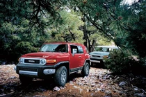 Toyota FJ Cruiser vẫn bám trụ với thiết kế 14 năm không đổi