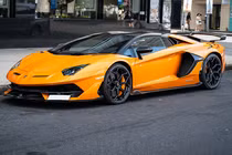 Lamborghini Aventador SVJ Roadster hơn 23 tỷ “quay đầu” về Hà Nội