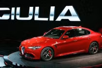 Alfa Romeo Giulia: Đối thủ của BMW 3 Series “tái xuất giang hồ“