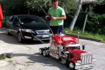 5 mẫu xe điều khiển từ xa trên cả tuyệt vời