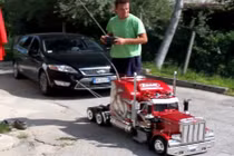 5 mẫu xe điều khiển từ xa trên cả tuyệt vời