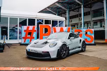 Porsche 911 GT3 RS 2023 chào hàng các tay chơi Đông Nam Á