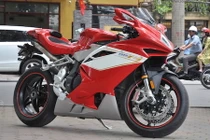 Cận cảnh “siêu môtô” MV Agusta F4 của biker Hà Thành
