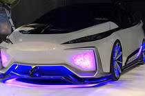 Toyota Ambivalent “RD” Prius PHV phát sáng màu mè cực bắt mắt