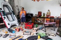 Dụ khách mua "rác" về, nhà sáng lập có tài sản 15 tỷ USD