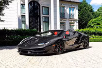 Siêu xe Lamborghini Centenario Roadster rao bán 62,3 tỷ đồng