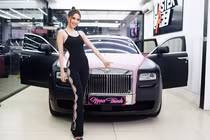 “Nữ hoàng nội y” Ngọc Trinh bán Rolls-Royce Ghost siêu sang bạc tỷ