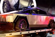 Tesla Cybertruck mua 2,6 tỷ, bán "đồng nát" chỉ 203 triệu đồng