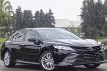 Cận Tết Canh Tý, Toyota Camry bán chênh giá 20 triệu đồng