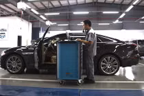 Xế sang Jaguar Land Rover được “chăm sóc” sao tại VN?