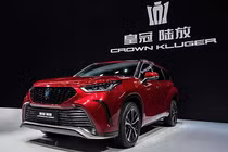 Cận cảnh Toyota Crown SUV - bản nâng cấp của Toyota Highlander