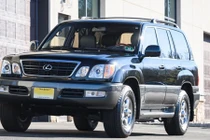 Xe Lexus LX470 dùng 17 năm "giá chát" 2,94 tỷ đồng