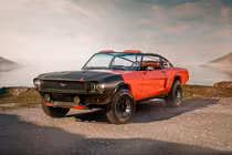 Chiếc Ford Mustang ông cụ được phục chế kiểu không mui kịch độc