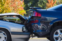 Xe ôtô vỏ mỏng có kém an toàn hơn vỏ dày, cứng?