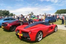 Hàng trăm siêu xe đổ về lễ hội tốc độ lớn nhất TG