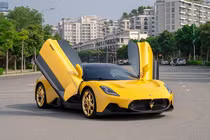 Maserati MC20 mạ vàng độc nhất Việt Nam rao bán gần 17 tỷ đồng