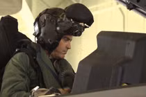 Điều thú vị của mũ bảo hiểm 8 tỷ cho phi công