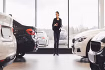 Những lưu ý khi mua xe sang tiền tỷ bạn cần biết 