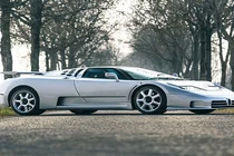 Huyền thoại Bugatti EB110 sắp có "người thừa kế" 9 triệu USD