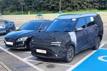 MPV Kia Carens 2022 khoảng 459 triệu đồng, Suzuki Ertiga dè chừng