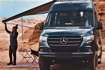 Mercedes-Benz Sprinter độ nhà di động "đa năng" hơn 3,4 tỷ đồng