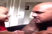 Sặc cười với trò đùa quái dị của bố và con trai