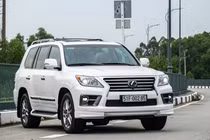 Có nên mua Lexus LX570 chạy 10 năm, giá 3 tỷ ở Sài Gòn?