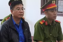 Nâng điểm cho thí sinh, cựu thượng tá công an bị phạt 5 năm tù