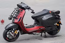 Vespa Sprint độ full carbon, phong cách xe đua tại Sài Gòn