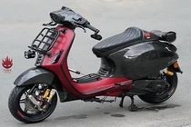 Vespa Sprint độ full carbon, phong cách xe đua tại Sài Gòn