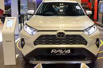 Toyota RAV4 tới 2,27 tỷ đồng tại Singapore, sắp về VN?