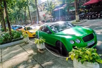 Siêu xe của dân chơi Việt “rầm rộ” trào lưu dán đổi màu 