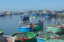 Chìm tàu trên vùng biển Bình Thuận, 3 ngư dân tử vong, 2 người mất tích