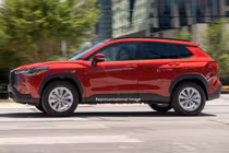 Toyota HyRyder "giá mềm" lộ diện, Kia Seltos và Hyundai Creta dè chừng