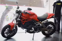 Cận cảnh Ducati Monster 821 bản Thái đầu tiên tại Hà Thành