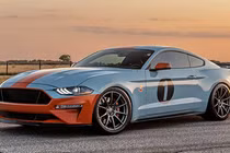 "Soi" Ford Mustang Gulf Heritage Edition hơn 3,2 tỷ đồng