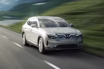 VinFast VF8 đăng ký tại Mỹ cao hơn ôtô điện Mazda và Jaguar