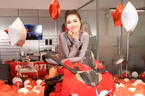 Ducati Panigale V4 S 2023 của Ngọc Trinh giá hơn 1 tỷ có gì hay?