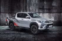 Toyota ra mắt bán tải Hilux phiên bản đặc biệt 