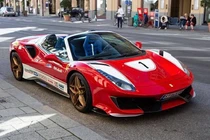 Ferrari 488 Pista Spider khoác áo siêu xe đua huyền thoại