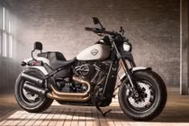 Harley-Davidson Softail 2018 giá từ 329 triệu có gì?