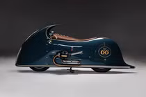 BMW R100 phong cách “vô thực” sở hữu ngăn chứa rượu riêng